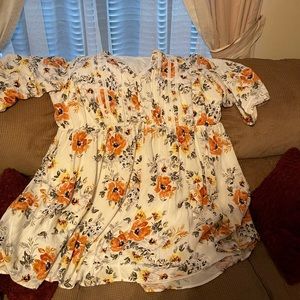 Torrid, Sz. 4 Ivory & Yellow Floral Challis Dress
